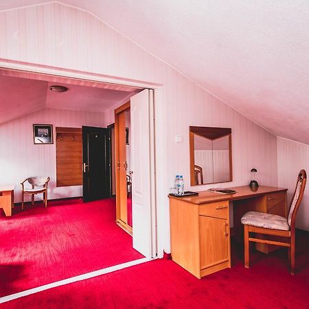 Hotel Twins Варшава Экстерьер фото