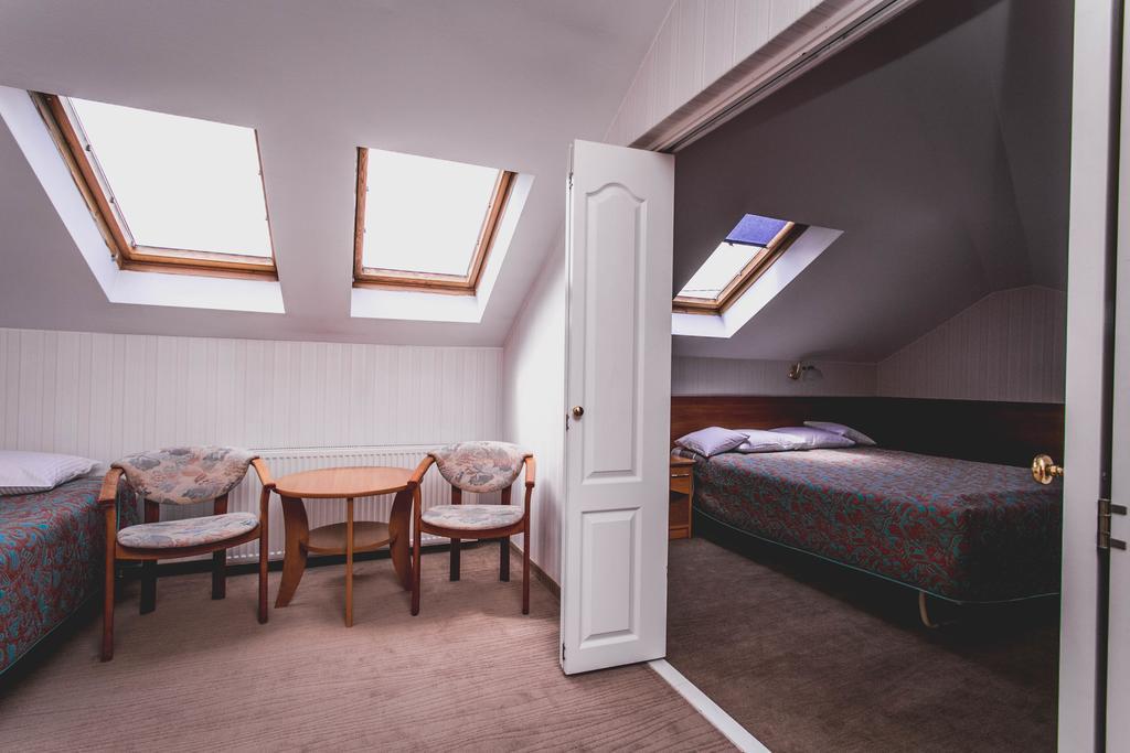 Hotel Twins Варшава Экстерьер фото